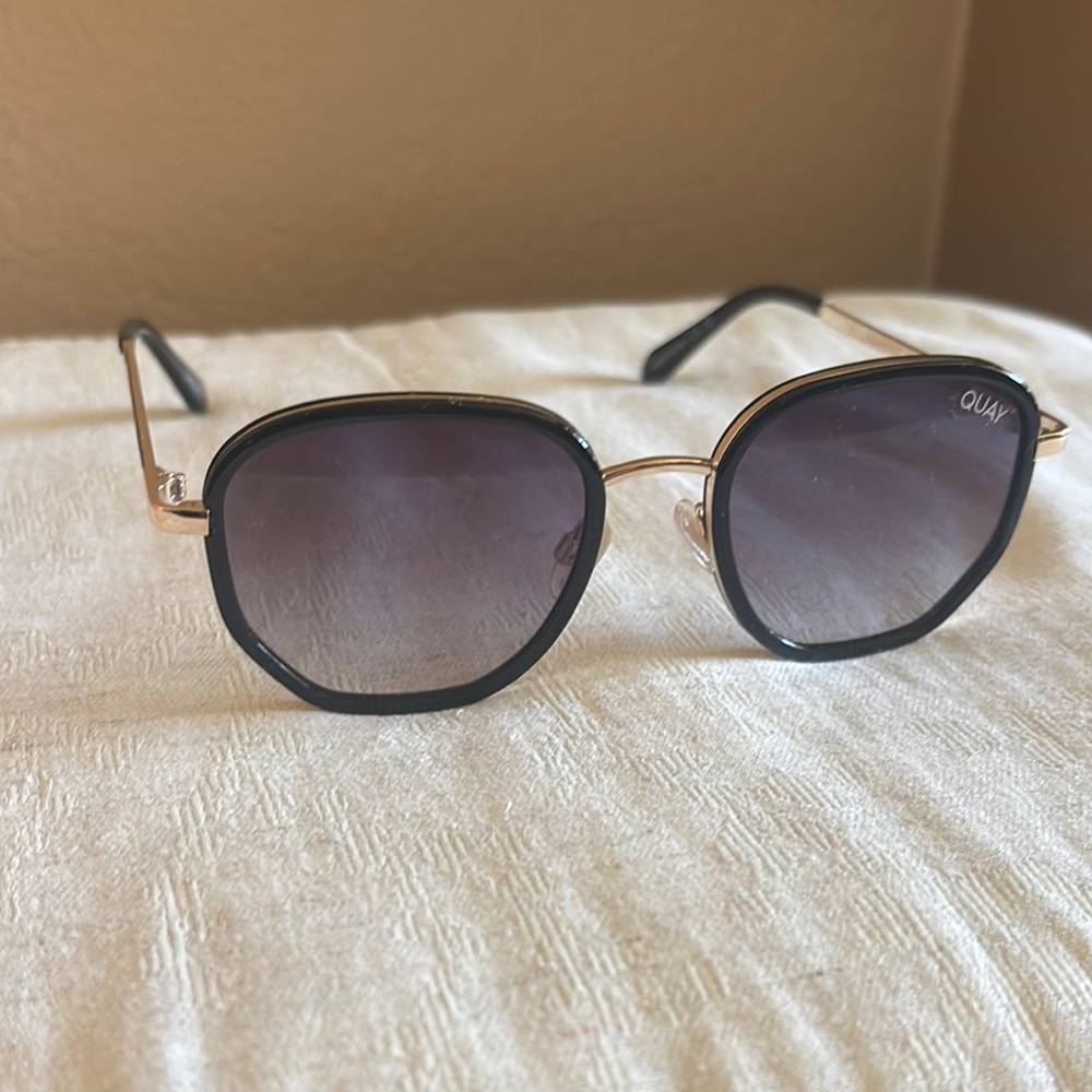 Quay Australia Black and Gold Round Sunglasses